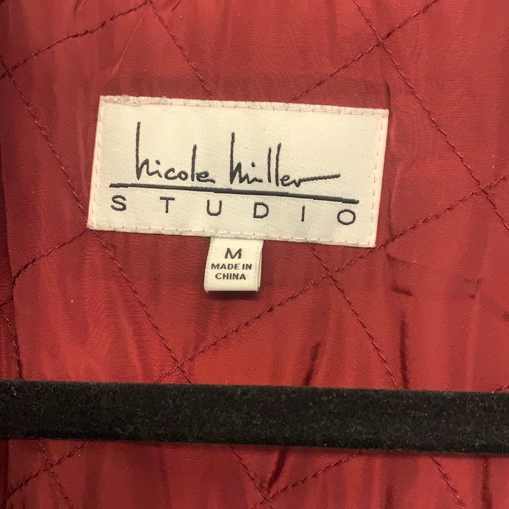 Red jacket - Picture 6 of 7